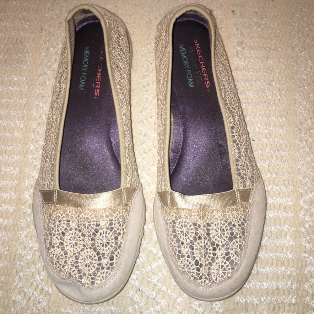 Sketchers slip on sneakers